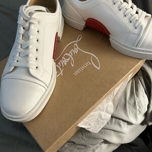 ADOLON JUNIOR FLAT
MATERIAL: GRAINED
COLOR: WHITE
3221217 WH01